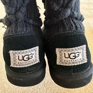 UGG
